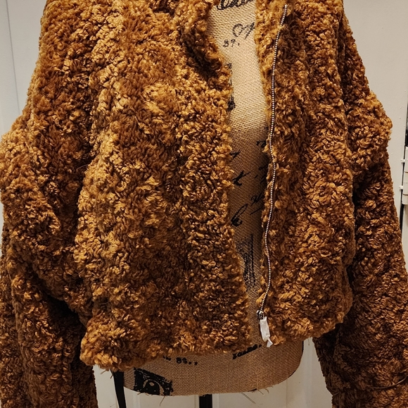 BooHoo Faux Fur Cropped jacket - Picture 13 of 16